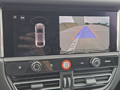 Certified 2026 Porsche Macan S AWD/4WD image 18