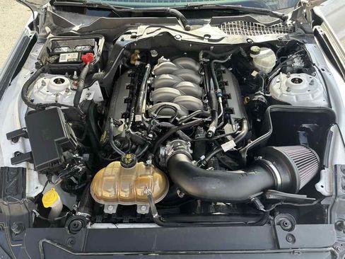 Used 2015 Ford Mustang GT RWD image 9