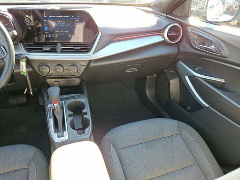 Used 2025 Chevrolet Trax RS w/ Driver Confidence Package FWD image 11