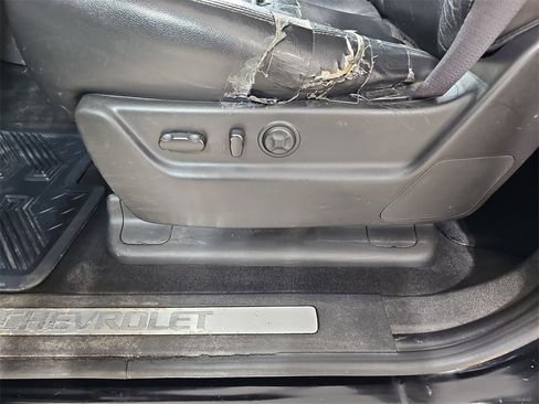 Used 2012 Chevrolet Avalanche LTZ image 32