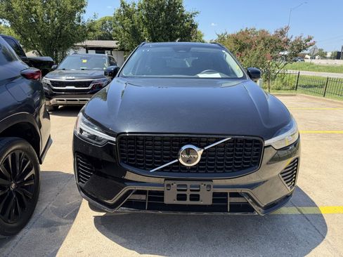 Used 2023 Volvo XC60 B5 Plus w/ Climate Package AWD/4WD image 5