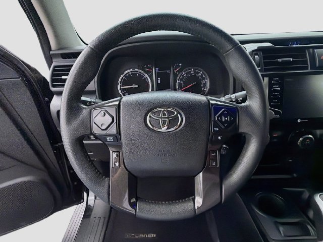 Used 2021 Toyota 4Runner TRD Off-Road AWD/4WD image 11