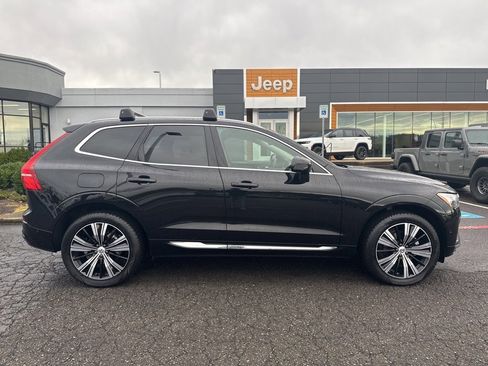 Used 2023 Volvo XC60 B5 Plus w/ Climate Package image 8