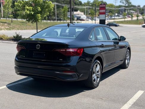Used 2024 Volkswagen Jetta SE FWD image 6
