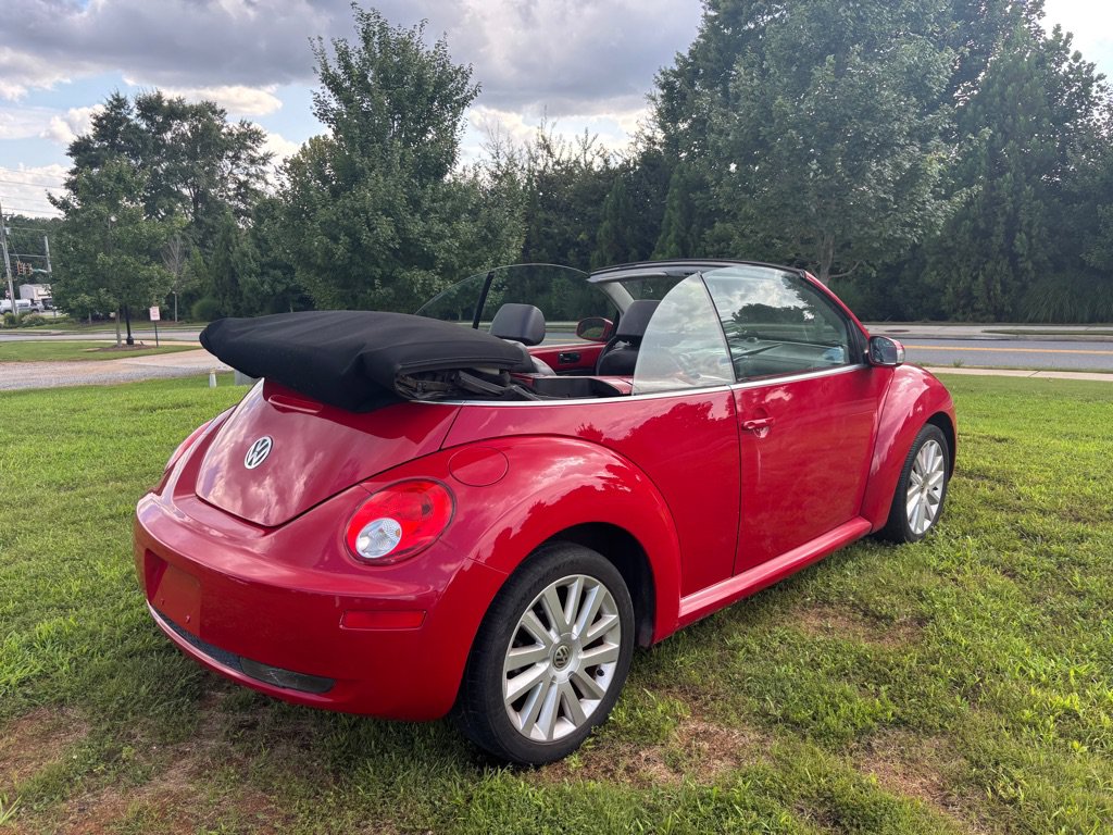 Used 2008 Volkswagen Beetle SE FWD image 6