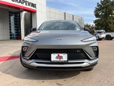 Used 2025 Buick Envista Sport Touring image 4