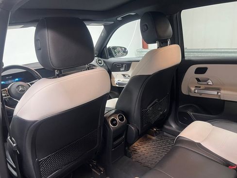 Used 2021 Mercedes-Benz GLB 250 4MATIC image 26