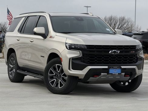 Used 2023 Chevrolet Tahoe Z71 w/ Luxury Package image 2