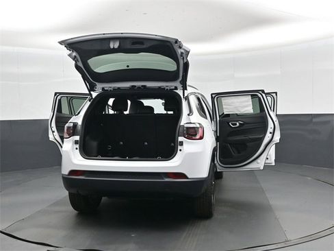 New 2026 Jeep Compass Latitude image 48