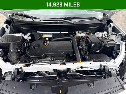 Used 2024 Chevrolet Equinox LT w/ LPO, Floor Liner Package FWD image 4