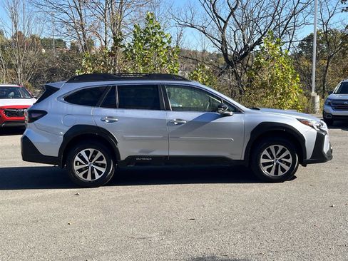 Certified 2023 Subaru Outback Premium image 6