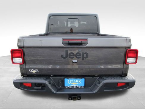 Used 2024 Jeep Gladiator Sport AWD/4WD image 4