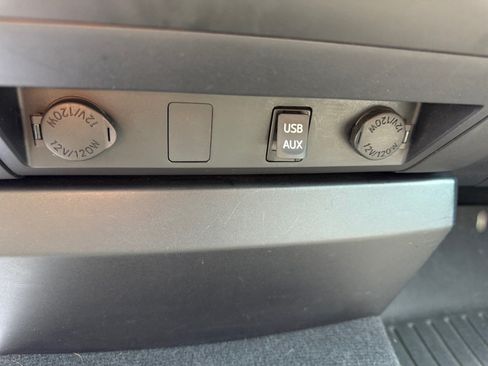 Used 2014 Toyota Tundra SR AWD/4WD image 31