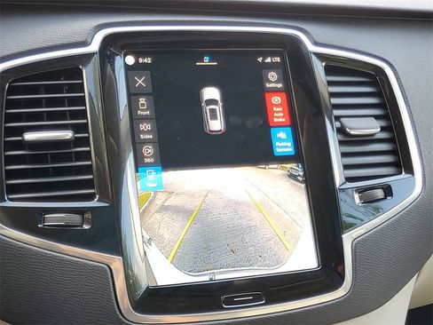 Certified 2023 Volvo XC90 B6 Plus w/ Protection Package Premier image 24