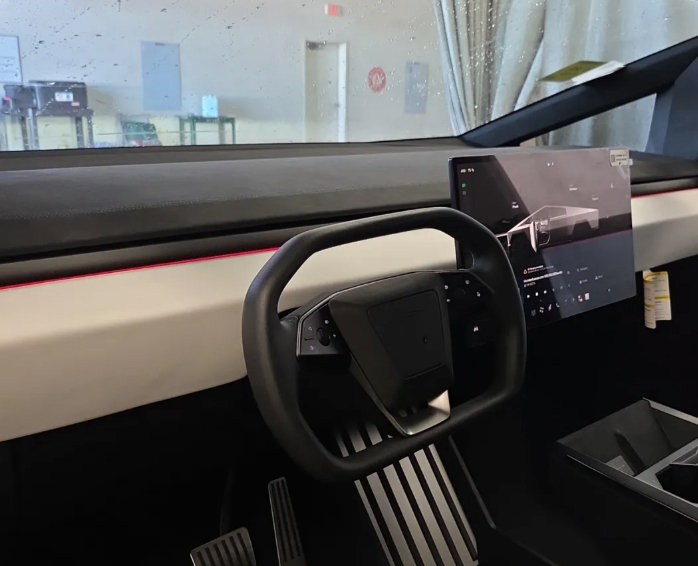 Used 2024 Tesla Cybertruck Cyberbeast AWD/4WD image 8