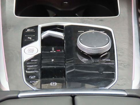 Used 2024 BMW X5 xDrive40i image 11