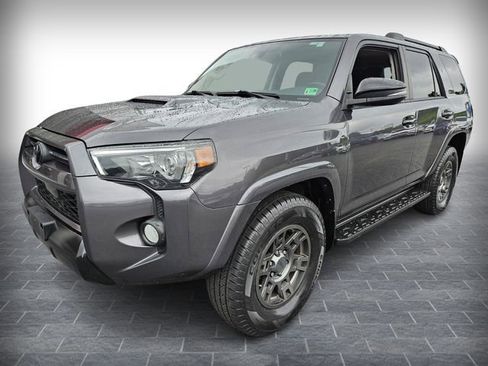 Used 2020 Toyota 4Runner Venture w/ Moonroof Package image 3