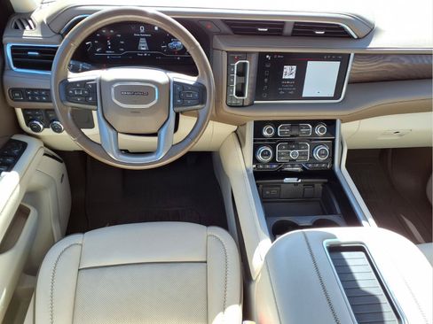 Used 2023 GMC Yukon Denali AWD/4WD image 5