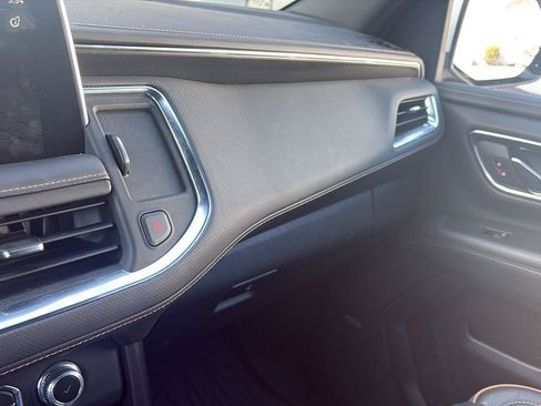 Used 2023 GMC Yukon XL AT4 w/ AT4 Premium Package AWD/4WD image 22