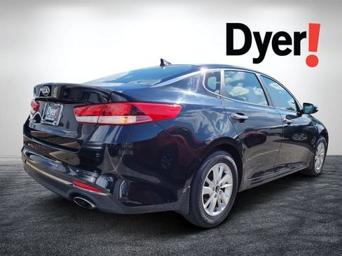 Used 2017 Kia Optima LX FWD image 2