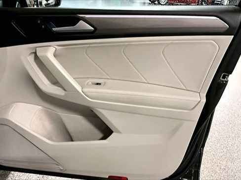 Used 2024 Volkswagen Tiguan SE R-Line image 23