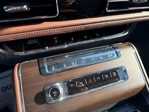Used 2025 Lincoln Aviator Reserve AWD/4WD image 43