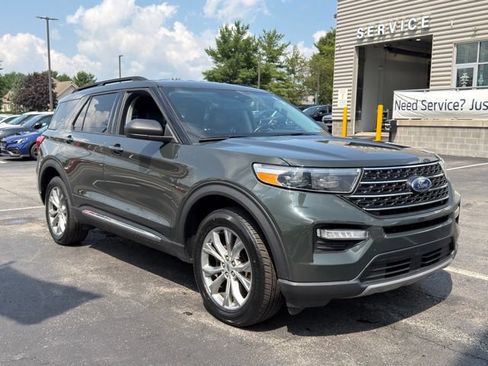 Used 2022 Ford Explorer XLT w/ Equipment Group 202A AWD/4WD image 11