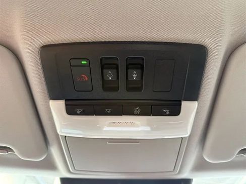 Used 2025 Mitsubishi Outlander SEL image 53