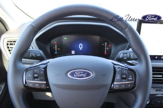 New 2025 Ford Escape SE FWD image 16