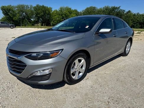 Used 2024 Chevrolet Malibu LT FWD image 1