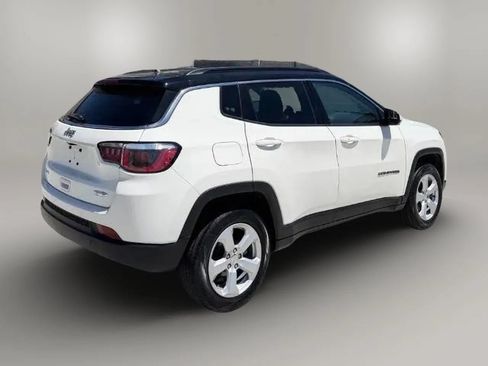 Used 2018 Jeep Compass Latitude w/ Cold Weather Group AWD/4WD image 6