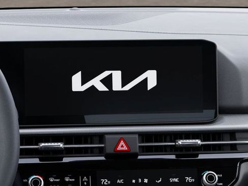 New 2026 Kia Sportage EX FWD image 21