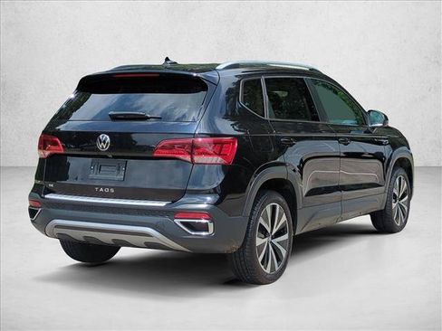 Used 2024 Volkswagen Taos SE FWD image 5