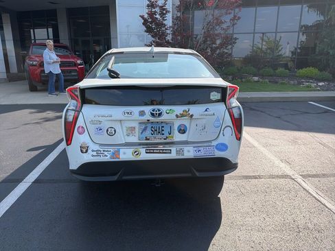 Used 2018 Toyota Prius Four Touring w/ Protection Package image 7