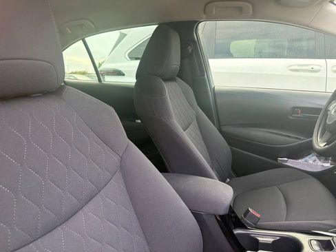 Used 2022 Toyota Corolla LE FWD image 18