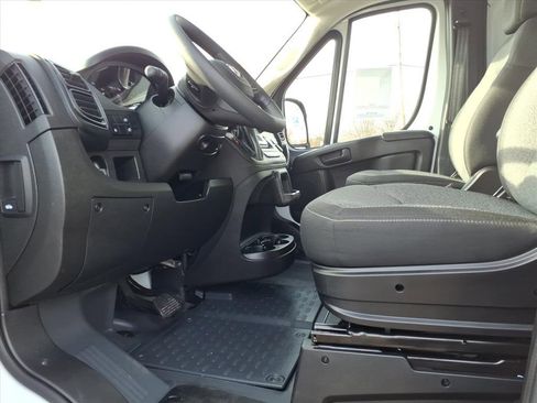 Used 2025 RAM ProMaster 2500 w/ Convenience Group image 10