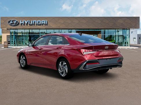 New 2025 Hyundai Elantra SEL FWD image 5