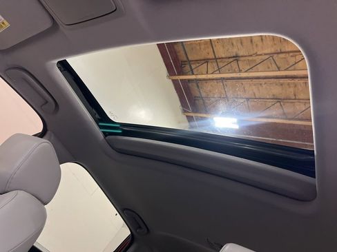 Used 2021 Honda CR-V Touring image 32