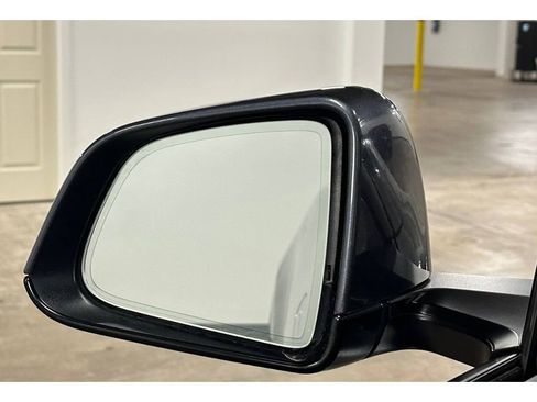 Used 2022 Tesla Model Y Performance image 35