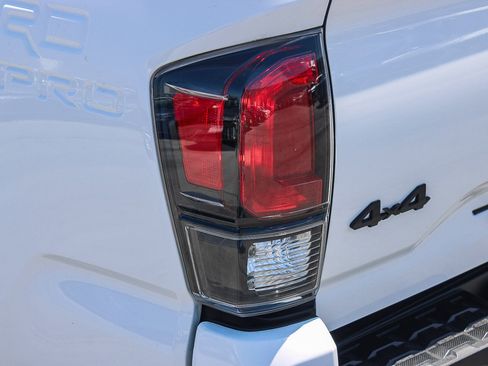 Used 2022 Toyota Tacoma TRD Pro AWD/4WD image 11