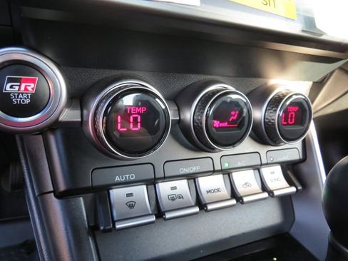 Certified 2024 Toyota GR86 image 27