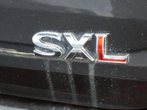 Used 2018 Kia Cadenza Limited image 4