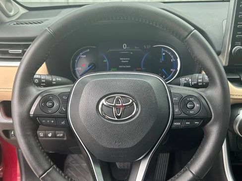 Used 2022 Toyota RAV4 Limited AWD/4WD image 18