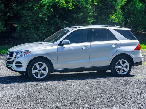 Used 2017 Mercedes-Benz GLE 350 GLE 350 w/ Premium 1 Package image 3
