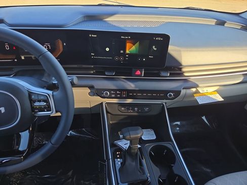 New 2026 Kia Carnival EX image 25