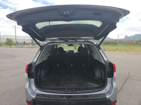 Used 2019 Subaru Forester Premium AWD/4WD image 16