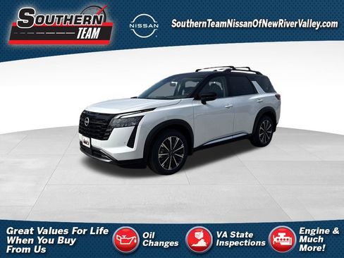 New 2026 Nissan Pathfinder Platinum image 1