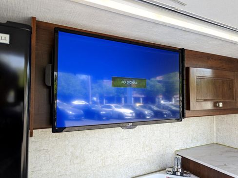 Used 2019 Chevrolet Express 4500 w/ RV Package image 13