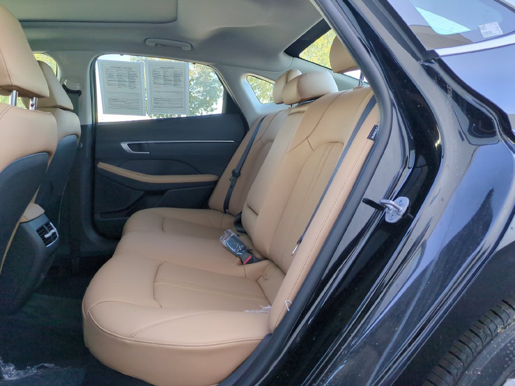 Used 2025 Hyundai Sonata Limited FWD image 14