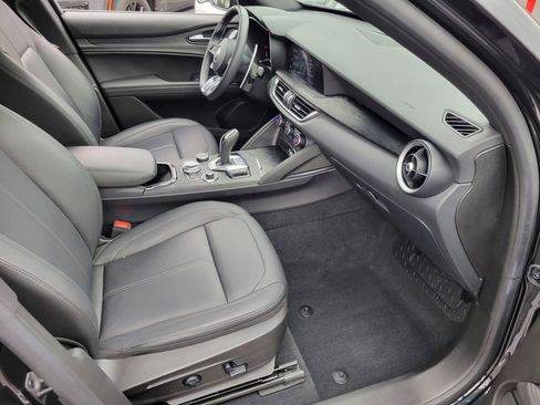 Used 2024 Alfa Romeo Stelvio Sprint RWD image 17